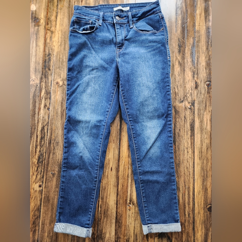 Levis capri jeans